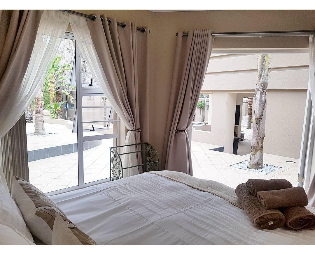 Oudtshoorn Guest House Exterior photo